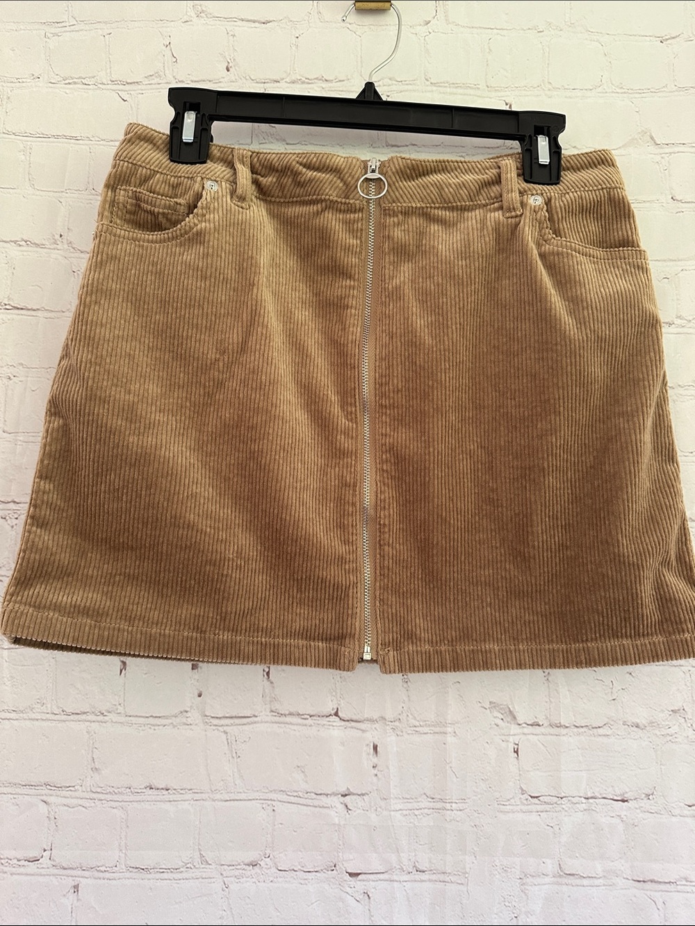 Love Tree Corduroy Front-Zip Mini Skirt in Camel Size L